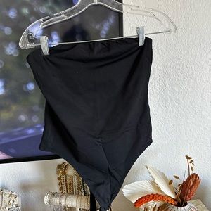 Aritzia Babaton Contour Strapless Black Bodysuit